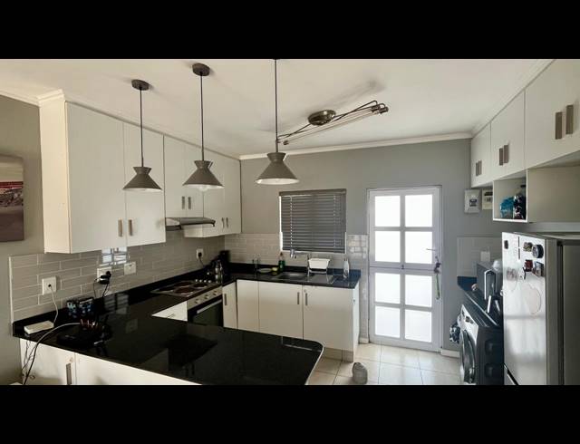 2 BEDROOM APARTMENT FOR SALE IN MANOR ESTATES